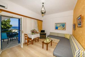 Gallery image of Aegean View Hotel in Kamari