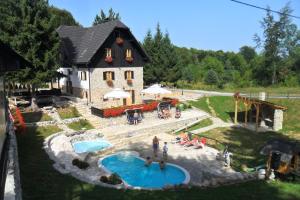 Πισίνα στο ή κοντά στο Plitvice Etno House I
