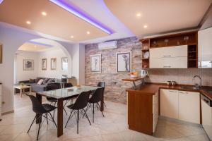 Kuchyň nebo kuchyňský kout v ubytování Beach Apartment Val