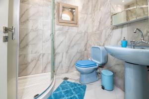 Foto dalla galleria di Tutti Fruti a Áno Karéa