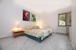 Foto dalla galleria di Tutti Fruti a Áno Karéa