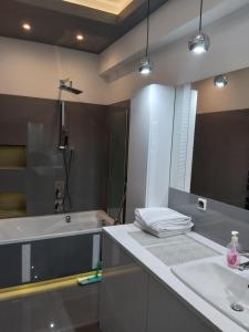 Kúpeľňa v ubytovaní Apartament 2 SUPER VIP Królewiecka centrum + 14 fotografií