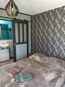 Tranquillité & indépendance au coeur de la sologne客房内的一张或多张床位