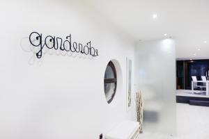 Certifikát, ocenenie alebo iný dokument vystavený v ubytovaní Feel Good Penthouse With Jacuzzi