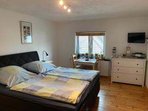 Postel nebo postele na pokoji v ubytování Werners Doppelzimmer