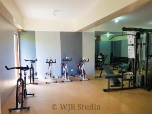 The fitness centre and/or fitness facilities at Queen Bed Suite- Japanese Style