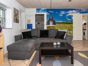 Posezení v ubytování Holiday home Skærbæk II