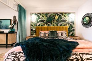 Säng eller sängar i ett rum på NOMAD - Luxe apartment