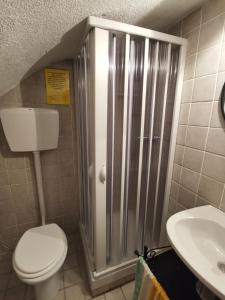 Koupelna v ubytování Casa MANETTA + 27 fotografií