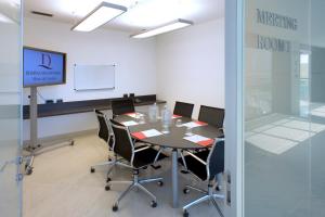 The business area and/or conference room at Domina Milano Fiera