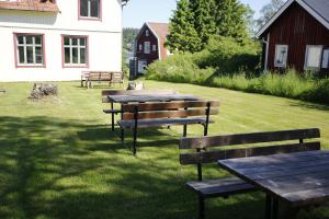 En trädgård utanför Semesterhemmet Sommarro