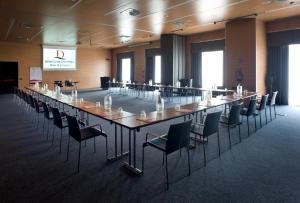 The business area and/or conference room at Domina Milano Fiera