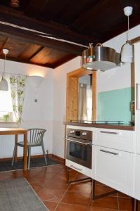 Kuchyňa alebo kuchynka v ubytovaní Apartment Luise