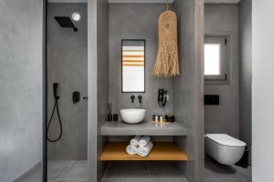 Koupelna v ubytování Celestial Lindos Suites