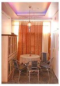 齋浦爾的住宿－SOHANAs Homestays- 2 BHK Luxury Apartment near Jaipur International Airport，相簿中的一張相片