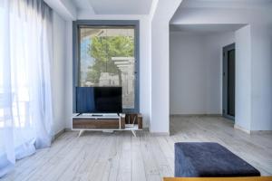 Gallery image of Zinozis Beach Apartments in Vourvourou
