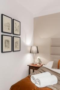 A bed or beds in a room at Boutique Hotel Bristol