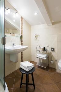 A bathroom at Boutique Hotel Bristol