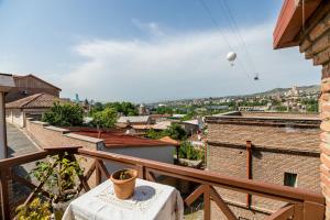 Balkón nebo terasa v ubytování Anzori House