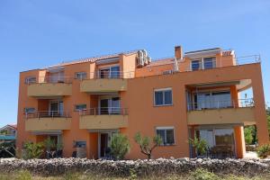 Zdjęcie z galerii obiektu Studio apartment in Zaton Zadar with balcony, air conditioning, WiFi, washing machine 3796-6 w mieście Zaton