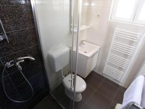 Koupelna v ubytování Studio apartment in Vodice with terrace, air conditioning, WiFi 4323-4