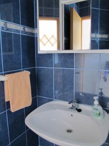 Kúpeľňa v ubytovaní Apartment in Vir with sea view, terrace, air conditioning, WiFi 4472-1