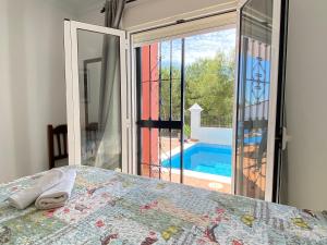 Bazén v ubytovaní Aljamar 6 Burriana Beach Casasol alebo v jeho blízkosti