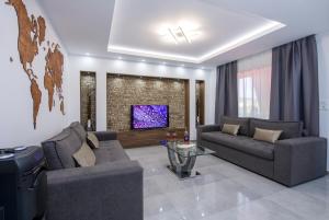 Gallery image of TWIN'S HOME LUXURY SUITES in Alikianós
