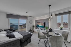 Afbeelding uit fotogalerij van Exclusive Center apartment in Makarska