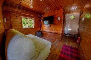 TV a/nebo společenská místnost v ubytování Prague Bay Houseboats