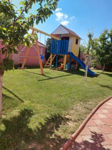 Children's play area sa Casa Eric