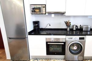 Kuchnia lub aneks kuchenny w obiekcie Modern Two Bedroom Apartment in Marbella Centre