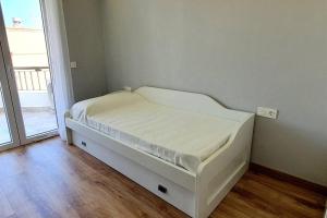 Łóżko lub łóżka w pokoju w obiekcie Modern Two Bedroom Apartment in Marbella Centre