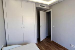 Zdjęcie z galerii obiektu Modern Two Bedroom Apartment in Marbella Centre w Marbelli