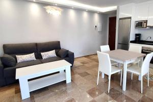 Kuchnia lub aneks kuchenny w obiekcie Modern Two Bedroom Apartment in Marbella Centre