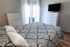 Łóżko lub łóżka w pokoju w obiekcie Modern Two Bedroom Apartment in Marbella Centre