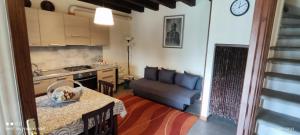 A kitchen or kitchenette at Oxy Holiday Home