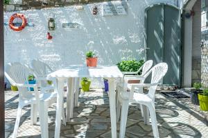 Patio nebo venkovní prostory v ubytování Katerina Fotopoulos Rooms & Apartments - Papanero com + 37 fotografií