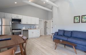 Kuchyň nebo kuchyňský kout v ubytování A Wave Inn - Montauk