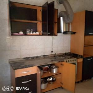 Ett kök eller pentry på luxury 4 bed rooms duplex lekki Lagos nigeria