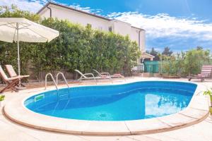Bazén v ubytování Villa Mare nebo v jeho okolí