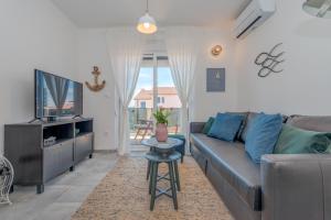 TV a/nebo společenská místnost v ubytování New and chic place near Old Town of Trogir