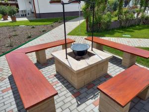 Vonkajšia záhrada v ubytovaní Kertész Apartmanok
