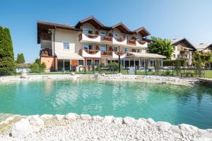 Sundlaugin á Hotel Himmelreich eða í nágrenninu