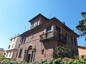 The building in which Az apartmant is located