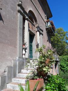 A garden outside OB1 Vacanze Romane