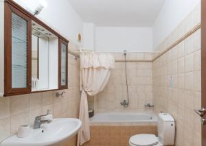 A bathroom at Liogerma Resorts