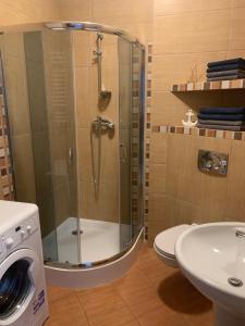 Kúpeľňa v ubytovaní Apartament- Blisko Morza- w Trzech Koronach z prv miejscem parkingowym w cenie!