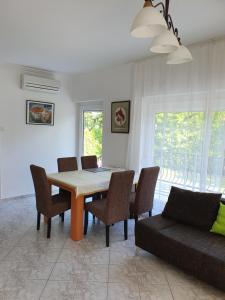 Gallery image of Levente Apartman in Balatongyörök