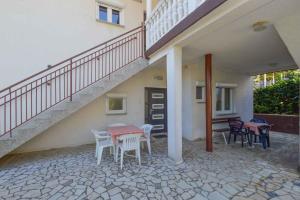 Ein Balkon oder eine Terrasse in der Unterkunft Apartment in Pula with Two-Bedrooms 3
